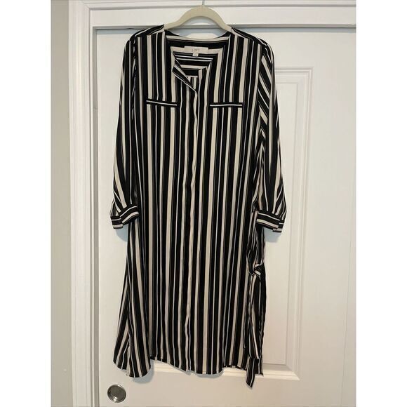 LOFT Dresses & Skirts - LOFT Shirt Dress Sz 8 Tie Waist‎ Black Cream Stripe Button 3/4Sleeve
